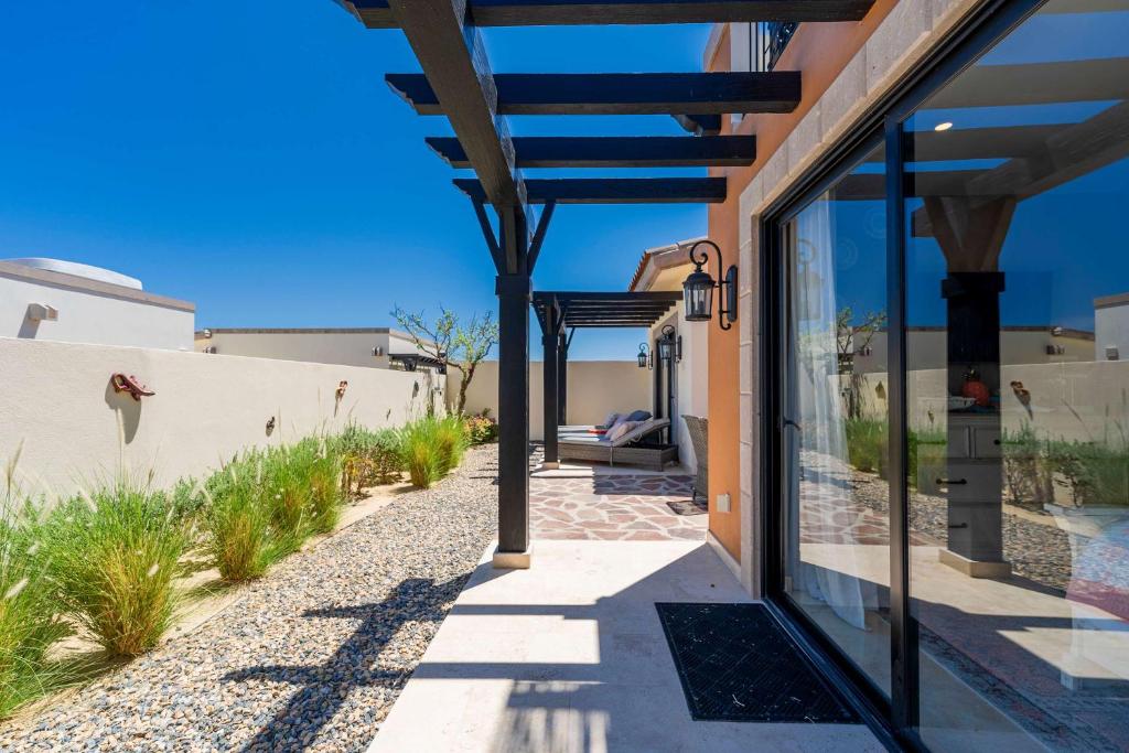 Luxury House with Ocean View - 5