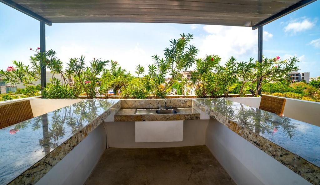Luxury 1BR with Rooftop Pool in Prime Playa Location - 5