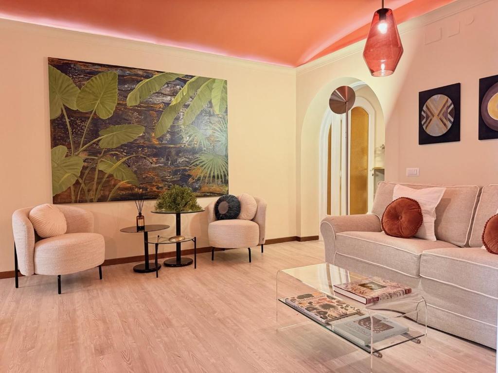 Spanish Steps Art Gallery- Roma - 3