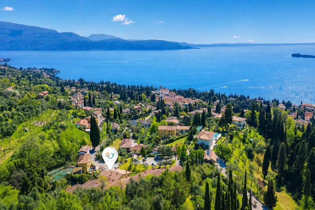 Alice Suite Terrace, lake view & Park - Happy Rentals - 2