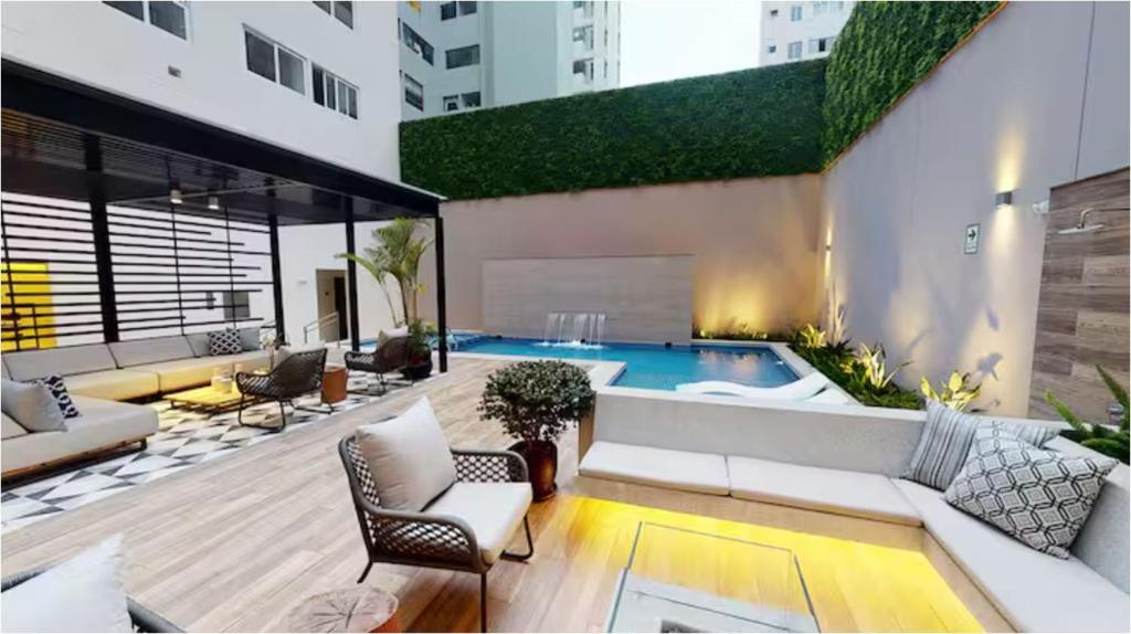OceanFront Larcomar Apartments - 4