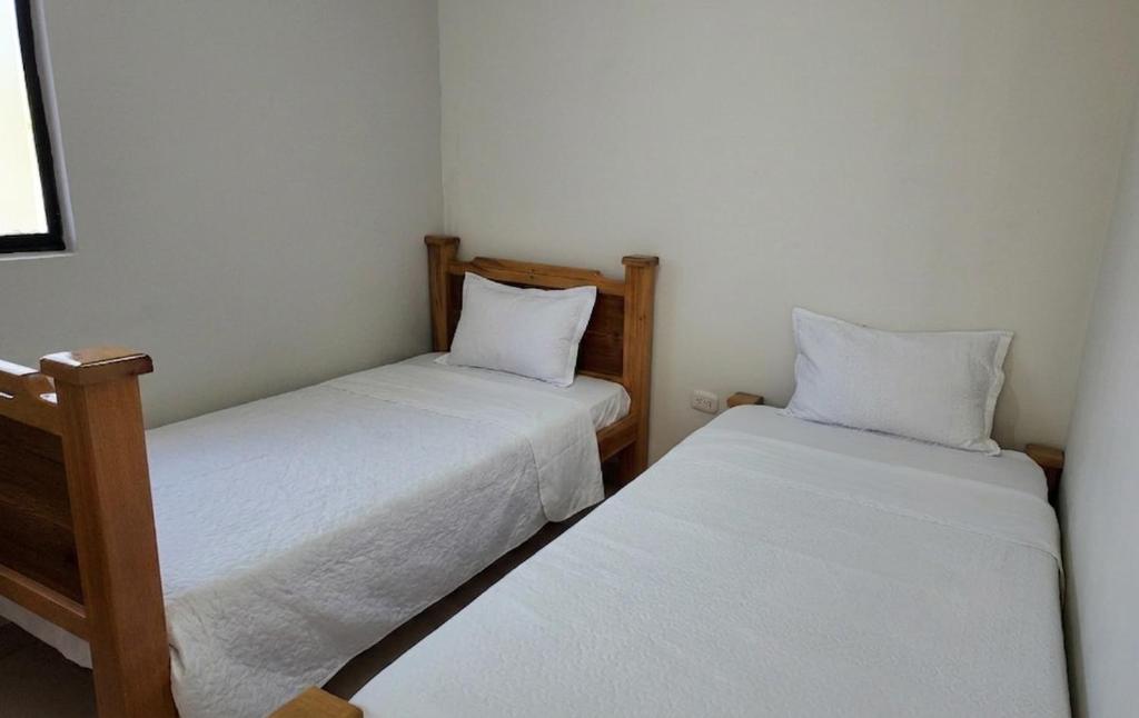Apartamentos 2H cerca al Aeropuerto con 4 PISCINAS, Jacuzzi y Sauna by Molca Travel - 5