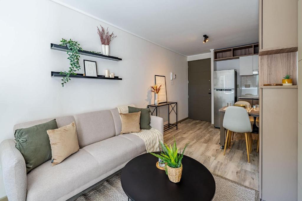 Bright Santiago Apartment Near Attractions - 2