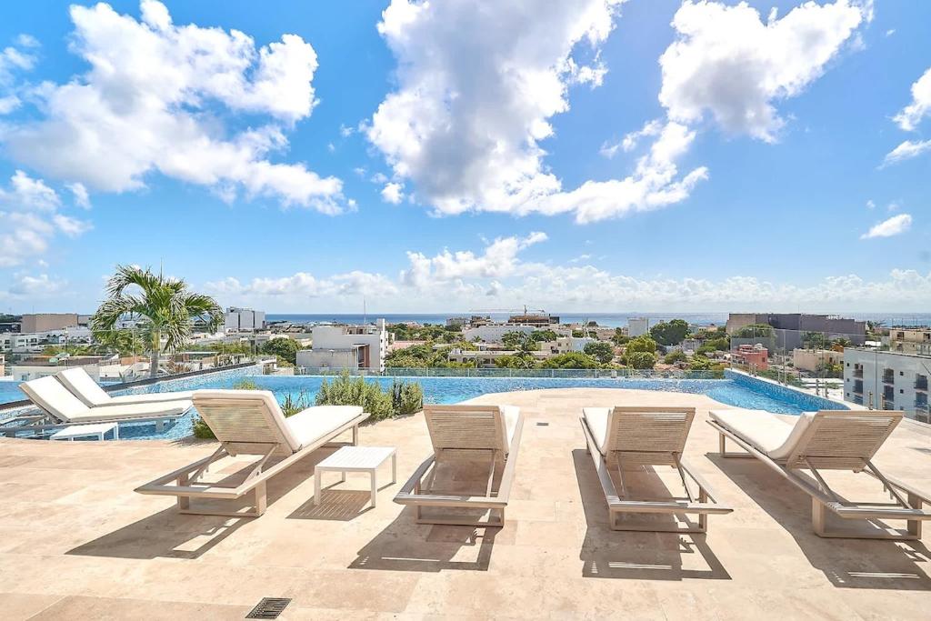 Coastal Escape W Rooftop Pool, Gym & Beach Walk - 1