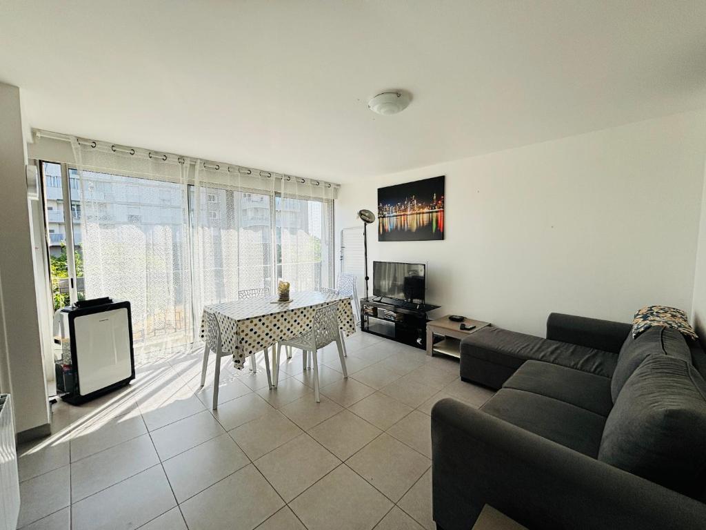 Saint-Cyprien : T3 moderne proche plage avec parking privé - FR-1-309-549 - 1