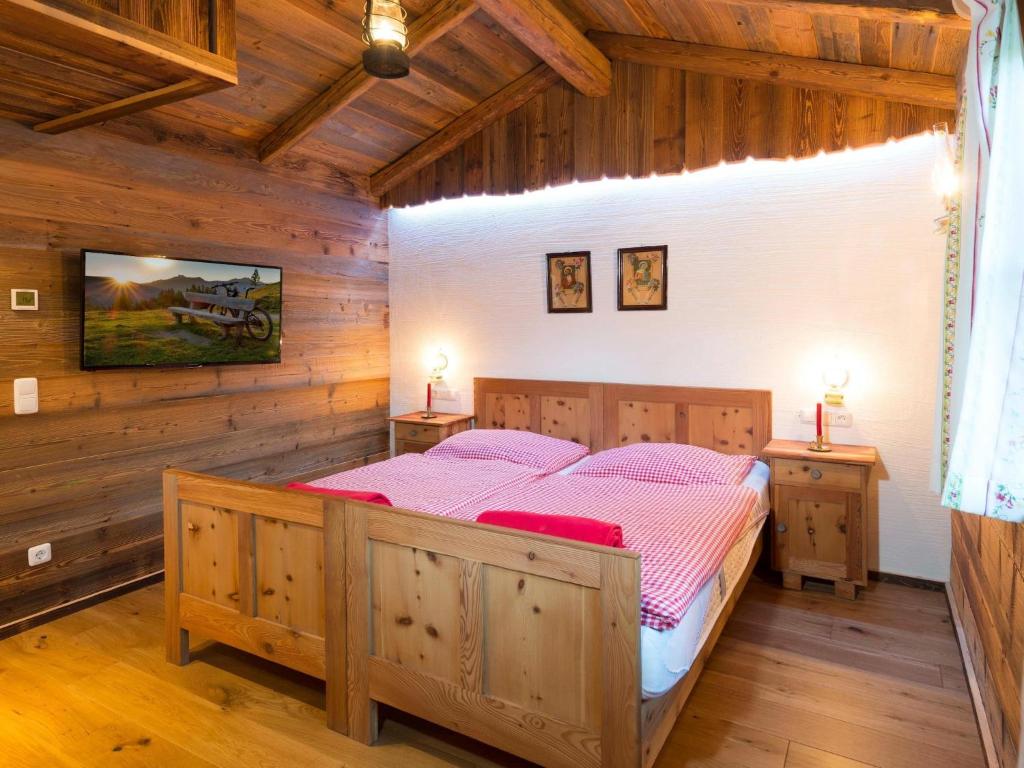 Chalet in St Martin with Sauna & Mountain Views - 4