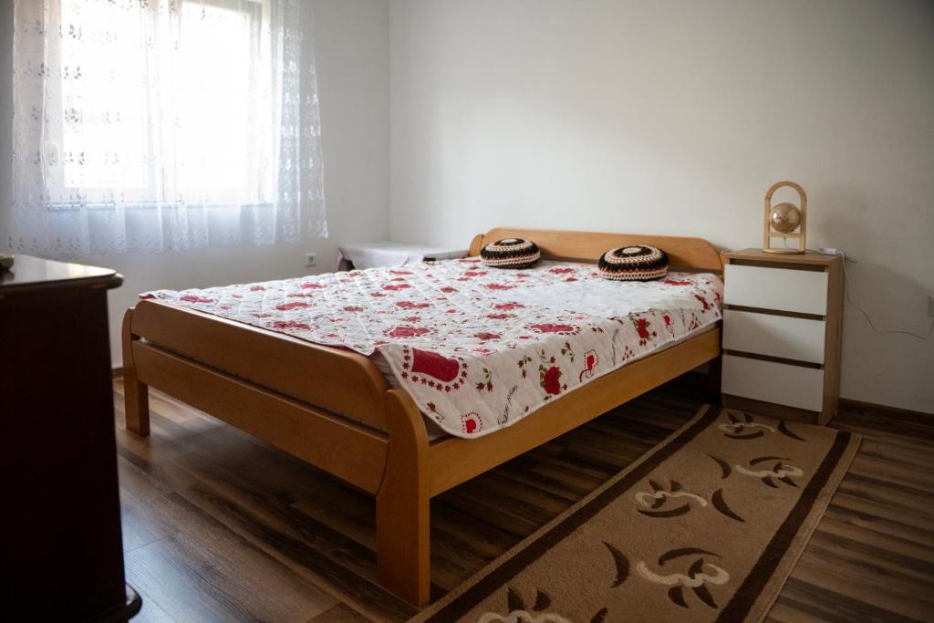 Spacious Family Apartment - 2 Bedrooms & Private Garage - 4