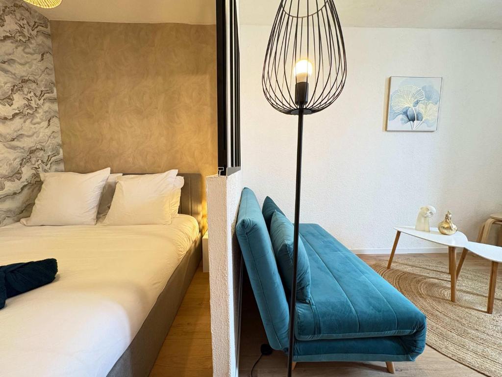 Cozy Studio Seaside Escape by the Water - 2