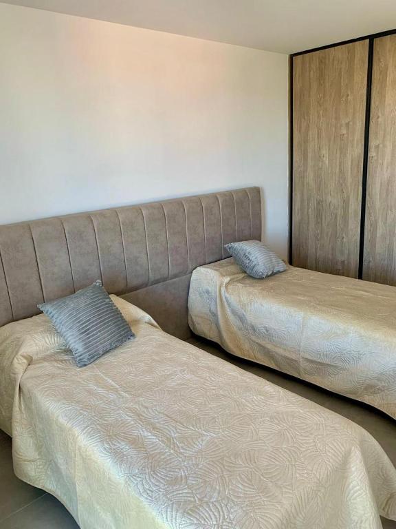 Calidad, en el centro, dos habitaciones y dos baños - 4