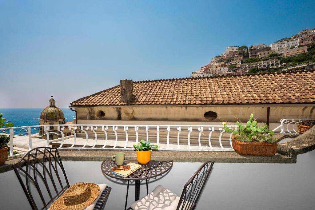 De Vivo Realty - The Colombo Positano - 2