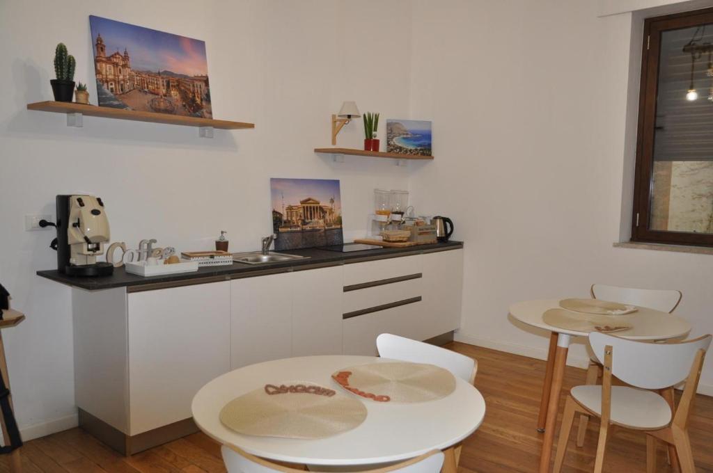 Charme Rooms Palermo-By E&K - 3