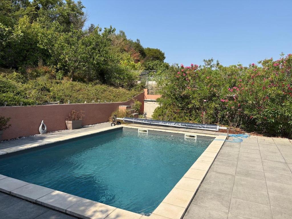 Maison avec piscine à proximité de la cité - 3