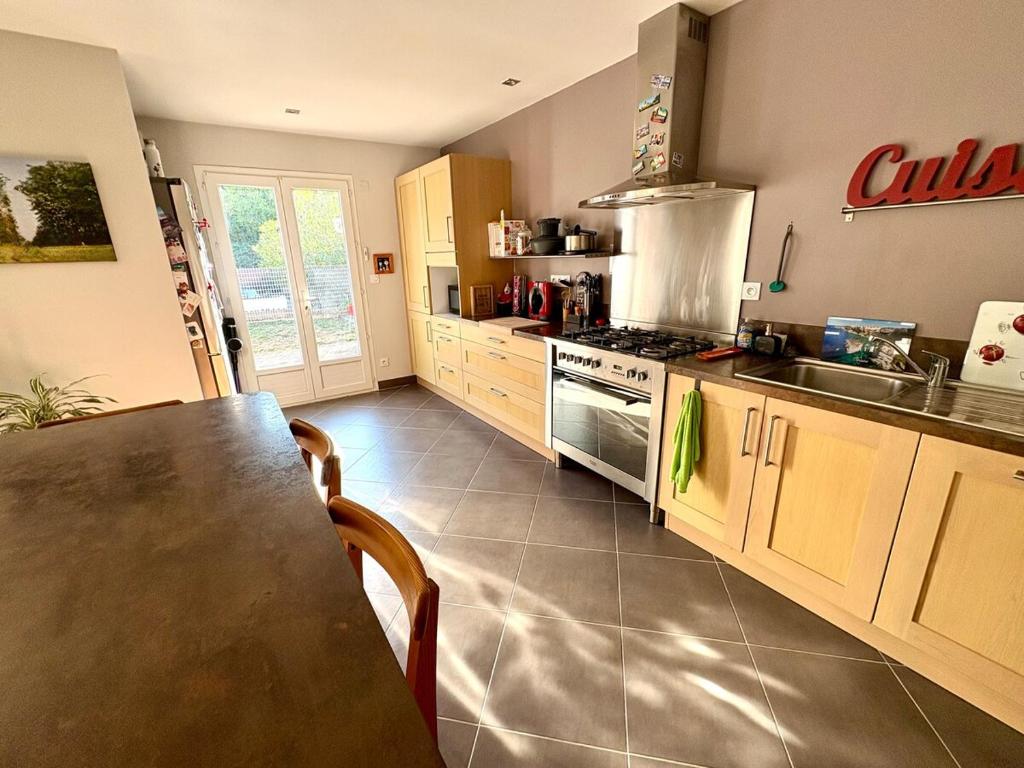 Maison avec piscine à proximité de la cité - 5