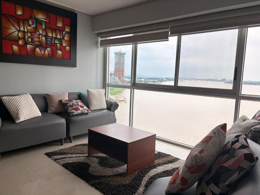 Suite in Puerto Santa Ana with views of the river and Las Peñas - 4