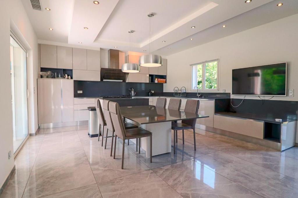 Modern Villa in a Quiet Location - 4
