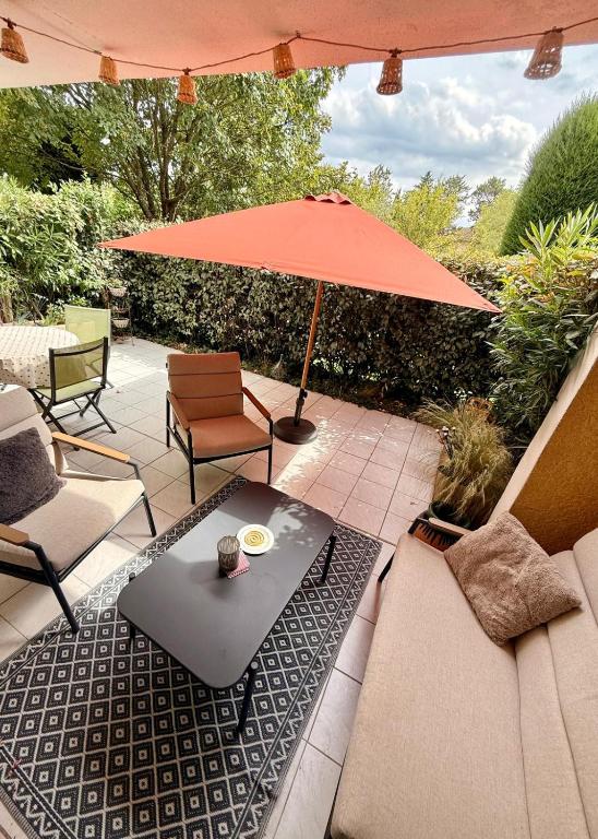 appartement T2 Aix en Provence parking gratuit terrasse calme commerces - 1