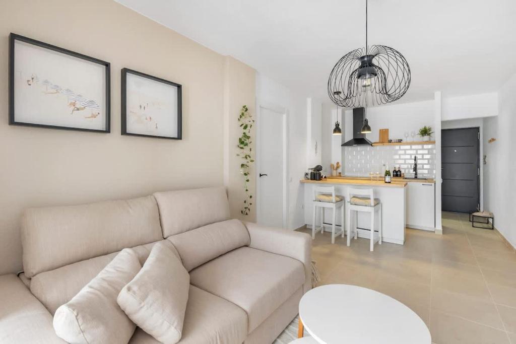 1BDR Studio 150m from Sea with Workspace - 3