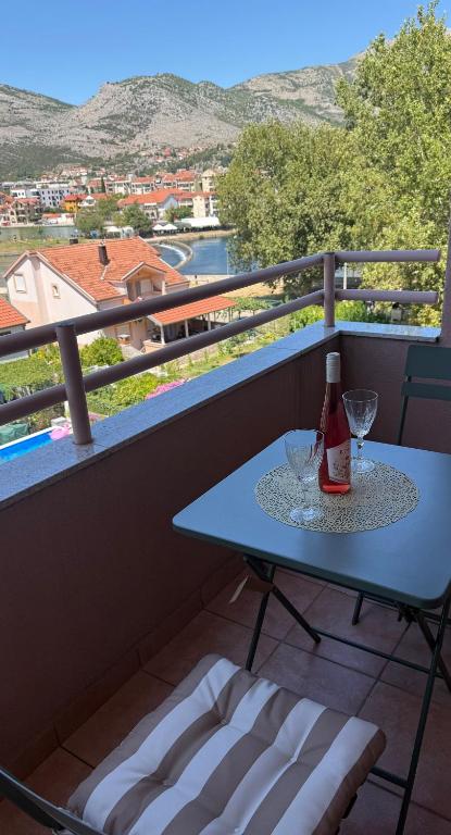 Riverside Apartment - 3
