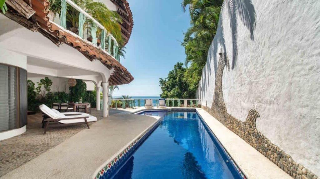 El Faro Apt Sweeping Views Pool & 3 Bedrooms - 2