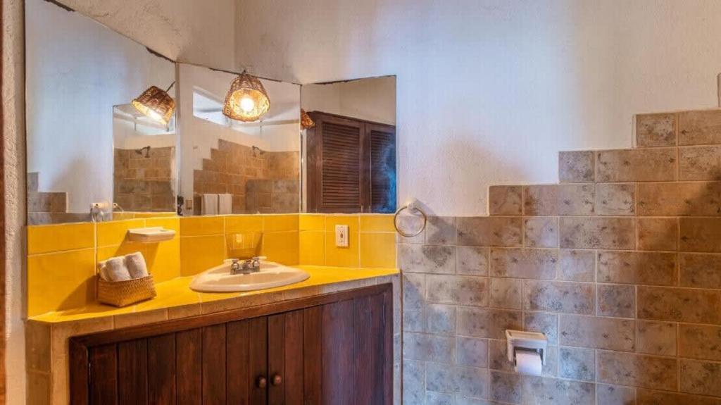 El Faro Apt Sweeping Views Pool & 3 Bedrooms - 4
