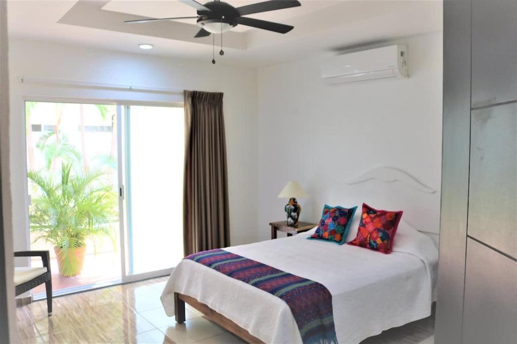 Oceanfront 2BR Pool Palapa & Steps to Beach - 3