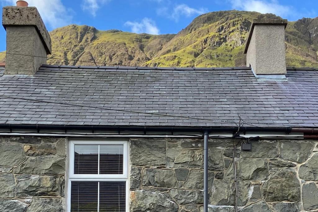 Ty'n y Cwm, Nant Peris - pet-friendly stay