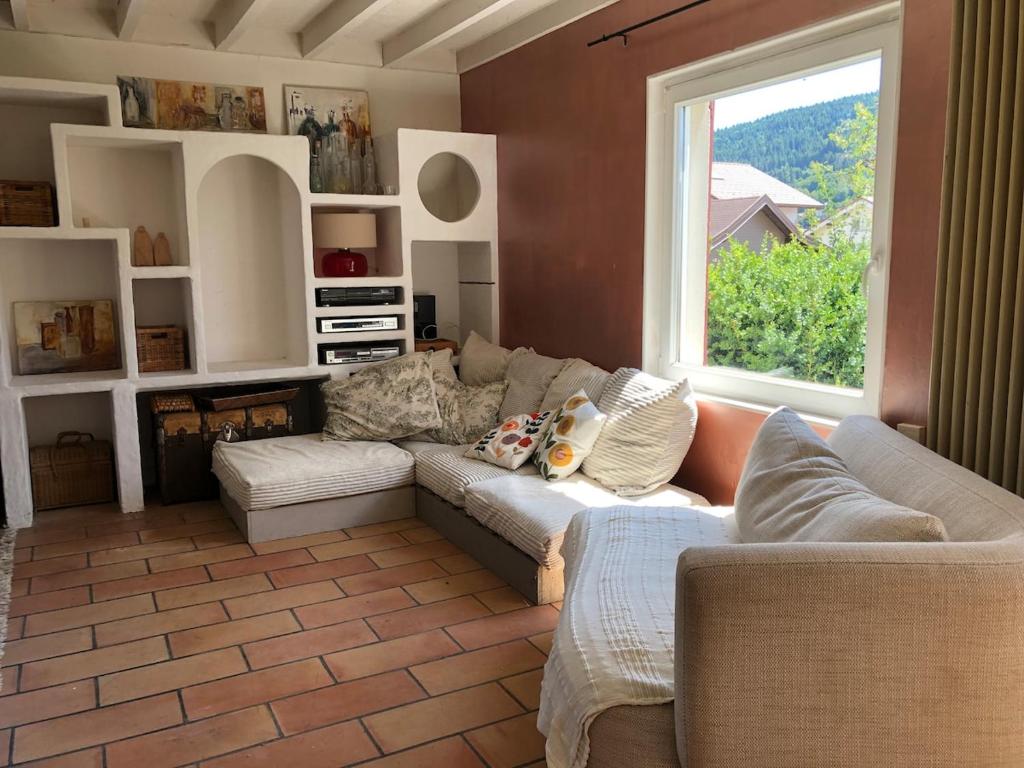 Family home, Pleasant and ideally located - 3