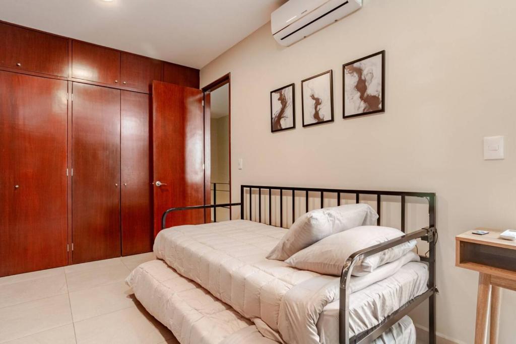 Escápate a un dúplex exclusivo con vino y terraza - 5