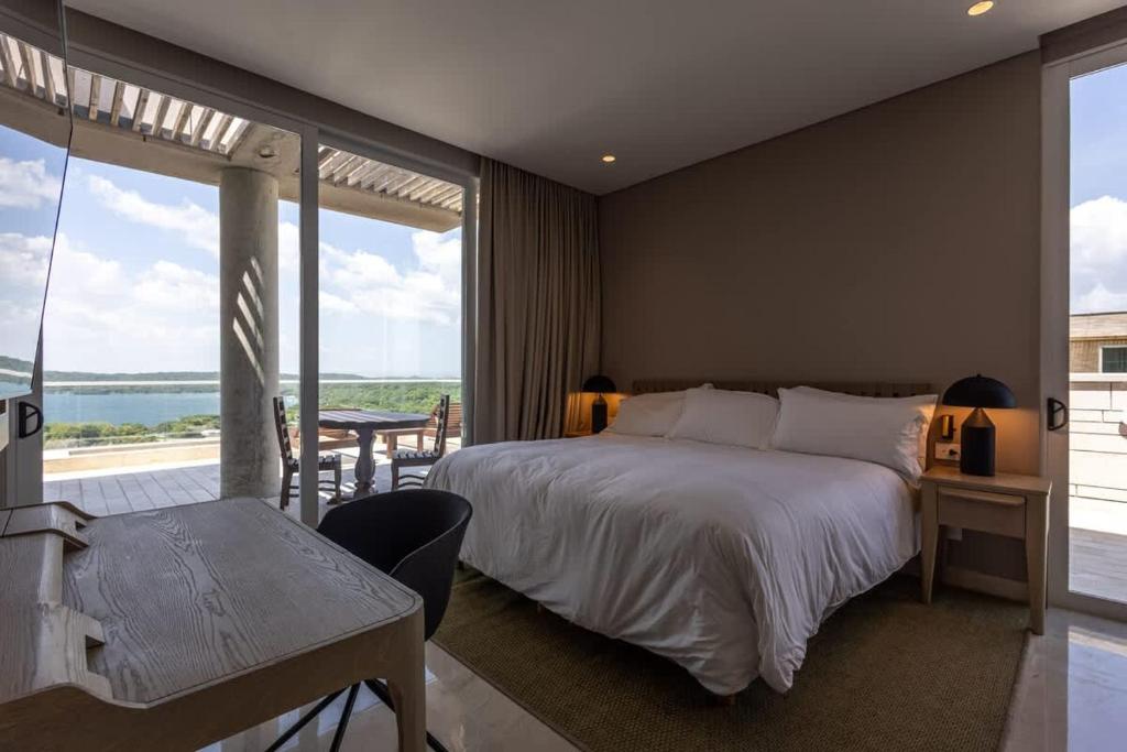 Stunning Sea Views from 3BR Penthouse F3 - 2