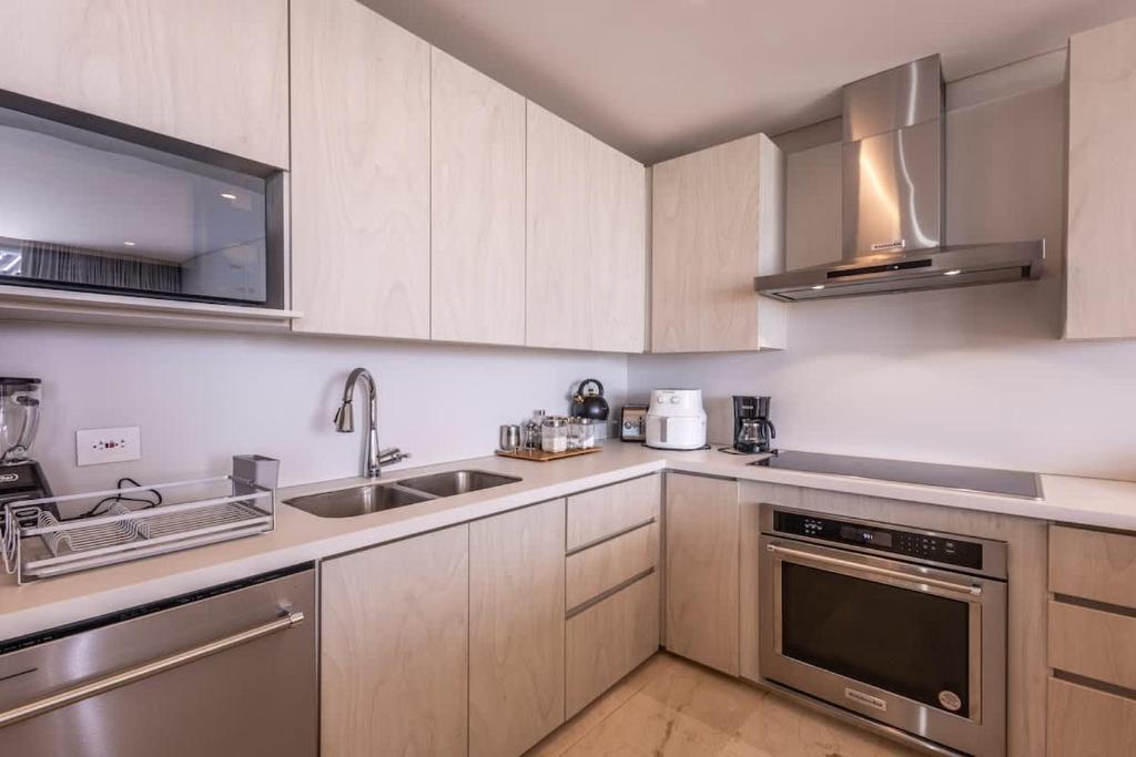 Stunning Sea Views from 3BR Penthouse F3 - 5