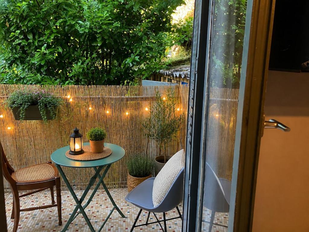 Le petit balcon du progres - 1