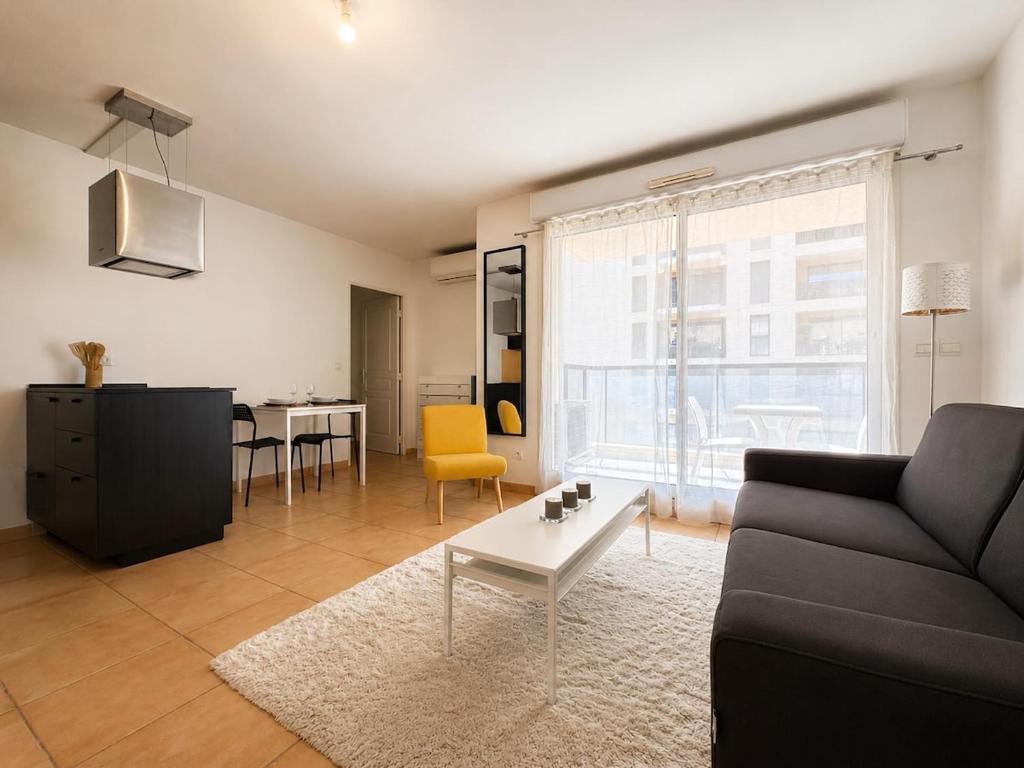 Charming Designer Apartment in City Center with AC & Wi-Fi - 1