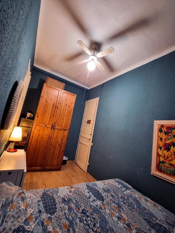 Double Blue Sea Room Glorias City Centre Nearby - 4