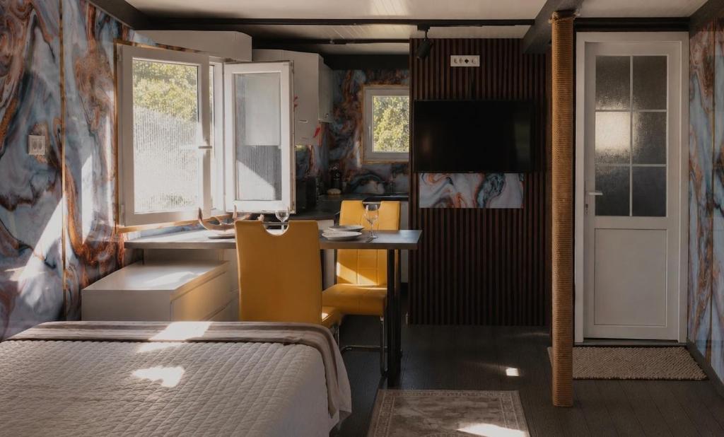 Sunrise Studio for Two - 4