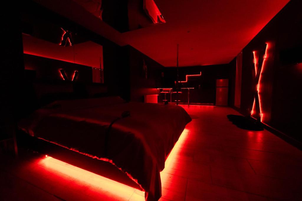 LOVE ROOM - 3 DÉSIRS - Entre Passion, Tentation et Évasion - 4