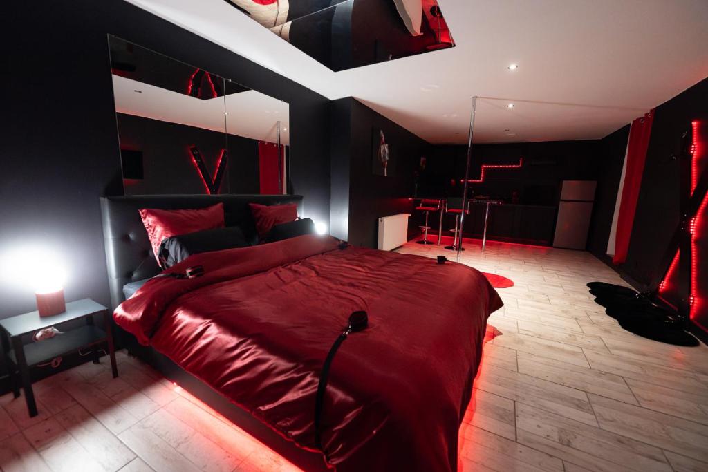 LOVE ROOM - 3 DÉSIRS - Entre Passion, Tentation et Évasion - 2