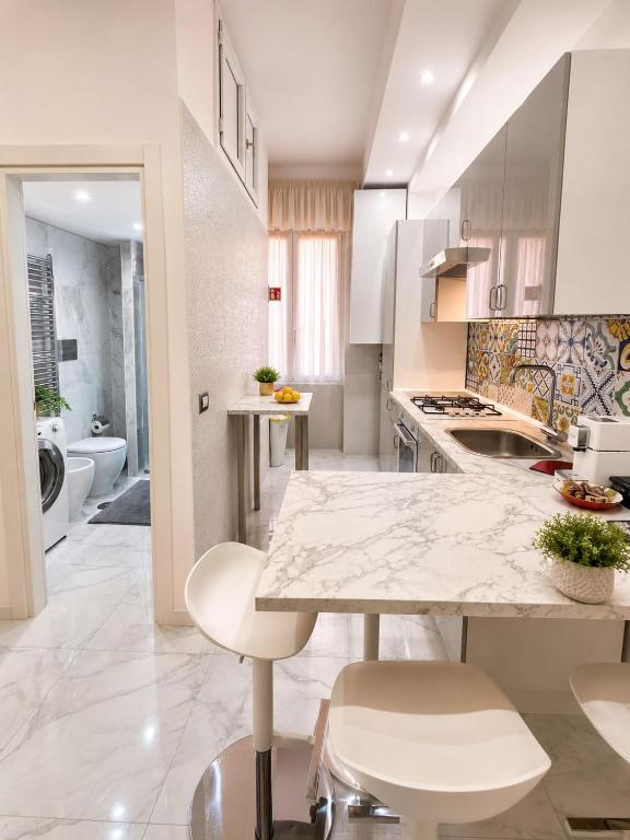 Salerno Center Luxury Apartment - 5
