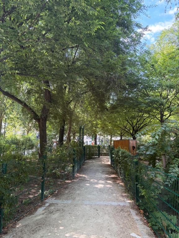Mon Paris - 4