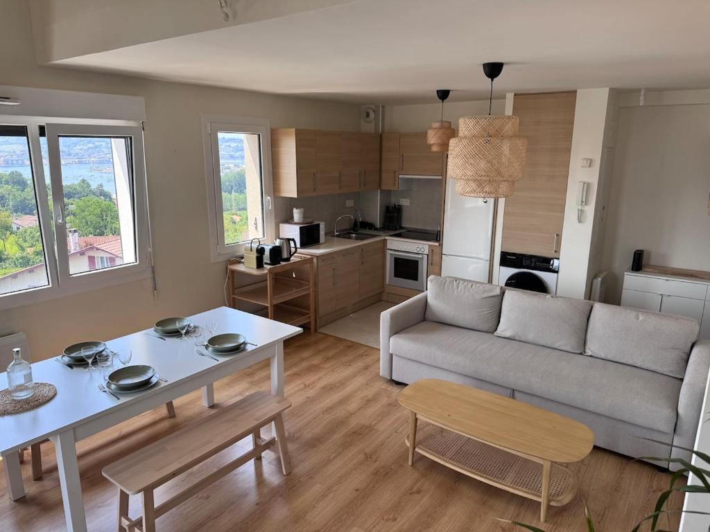 Quiet apartment with a sea view - 1
