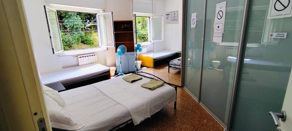 Private Room near City Center Shared Bathroom - 2