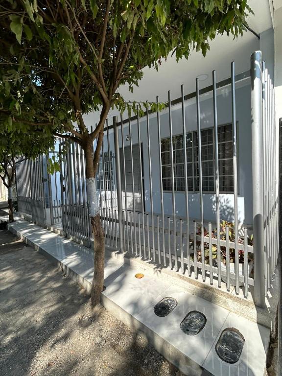 Comfortable spacious House near Av Primera and downtown - 2