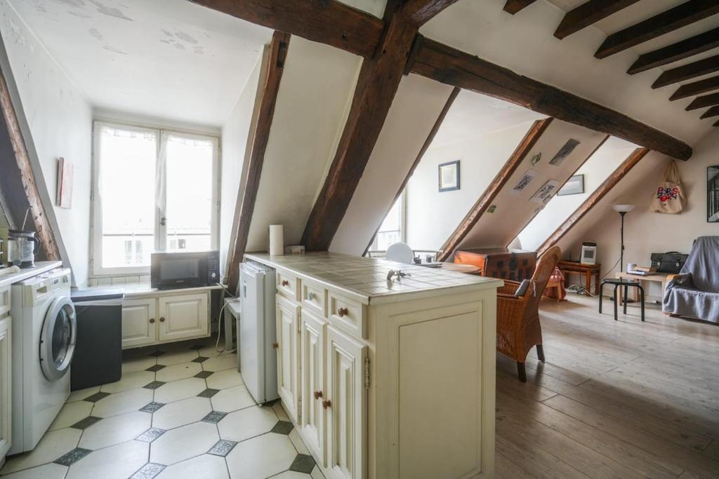 Haussmann style retreat - 3