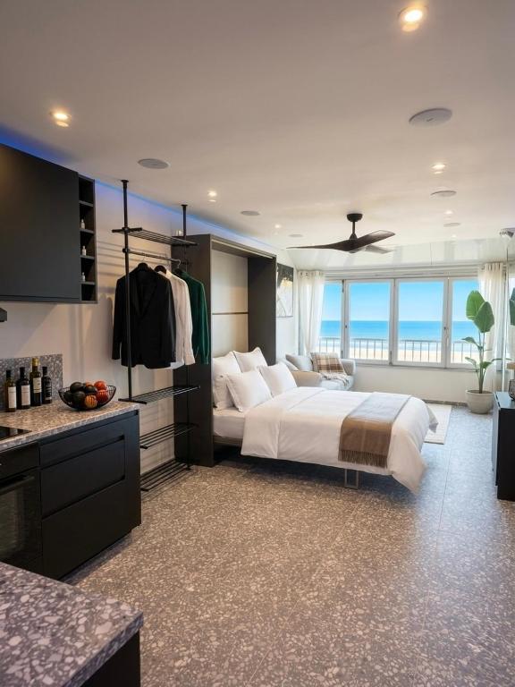 Vue mer Studio design neuf Plage & Parking - 2