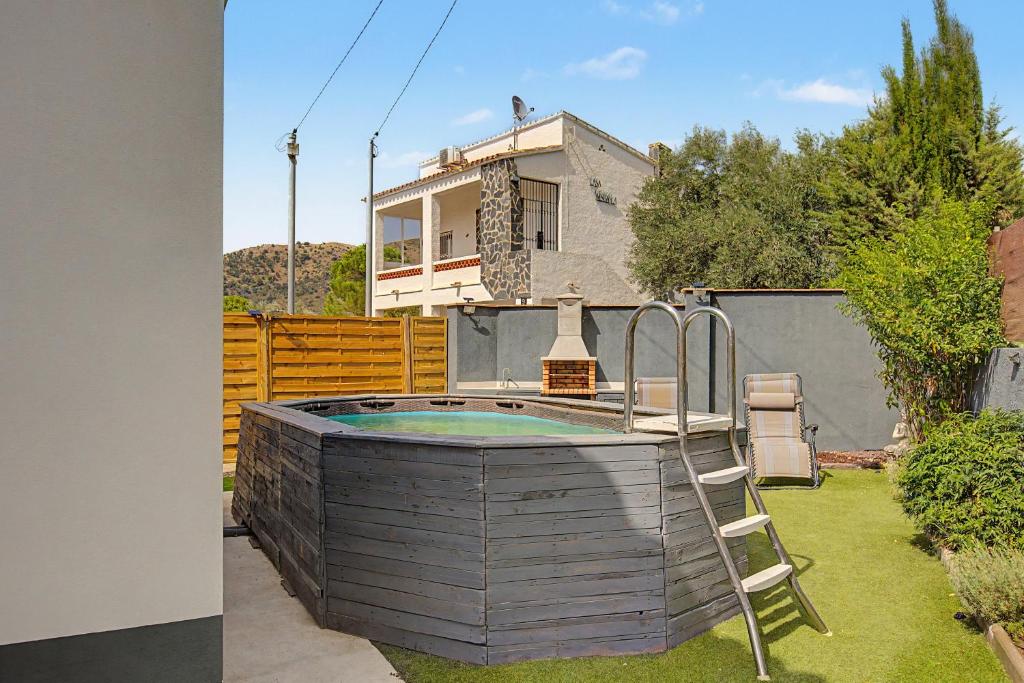 Apartamento con jardín y piscina - 2