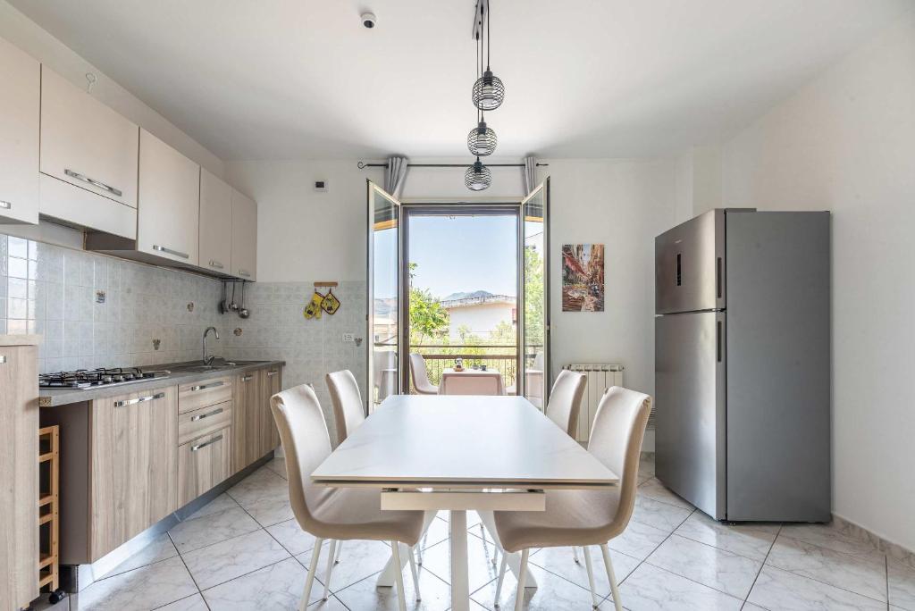 Spacious Apartment close to the Beach-Isola Summer - 2