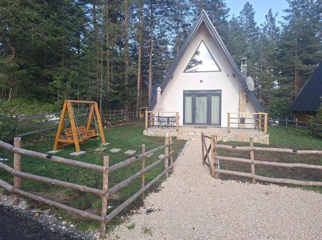 Pine Forest Chalet - 3