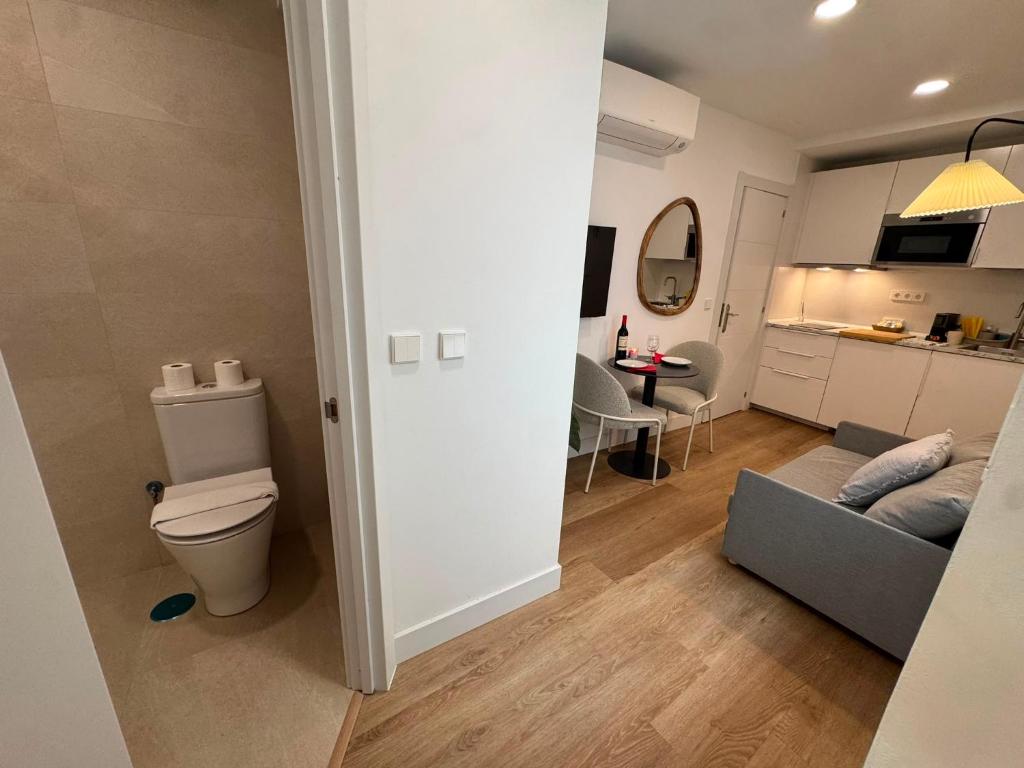 Functional Studio Flat for Short Breaks in Málaga - 3