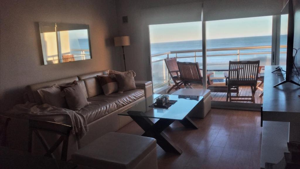 Vista panorámica al mar con 2 habitaciones y cochera - 1