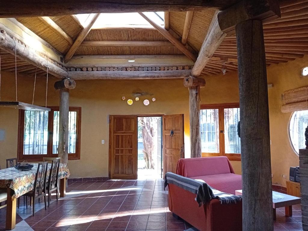 Casa quinta con gran parque y piscina en zona privilegiada -"De Barro y Caña" - 5