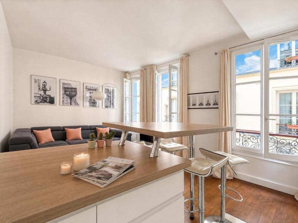 Entire 1BR Apartment in Paris Centre Near Louvre - 4